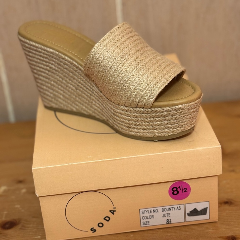 Soda Women's Gold Jute Wedges